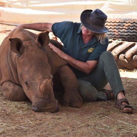 Kifaru Luxury Lodge オウチョ エクステリア 写真