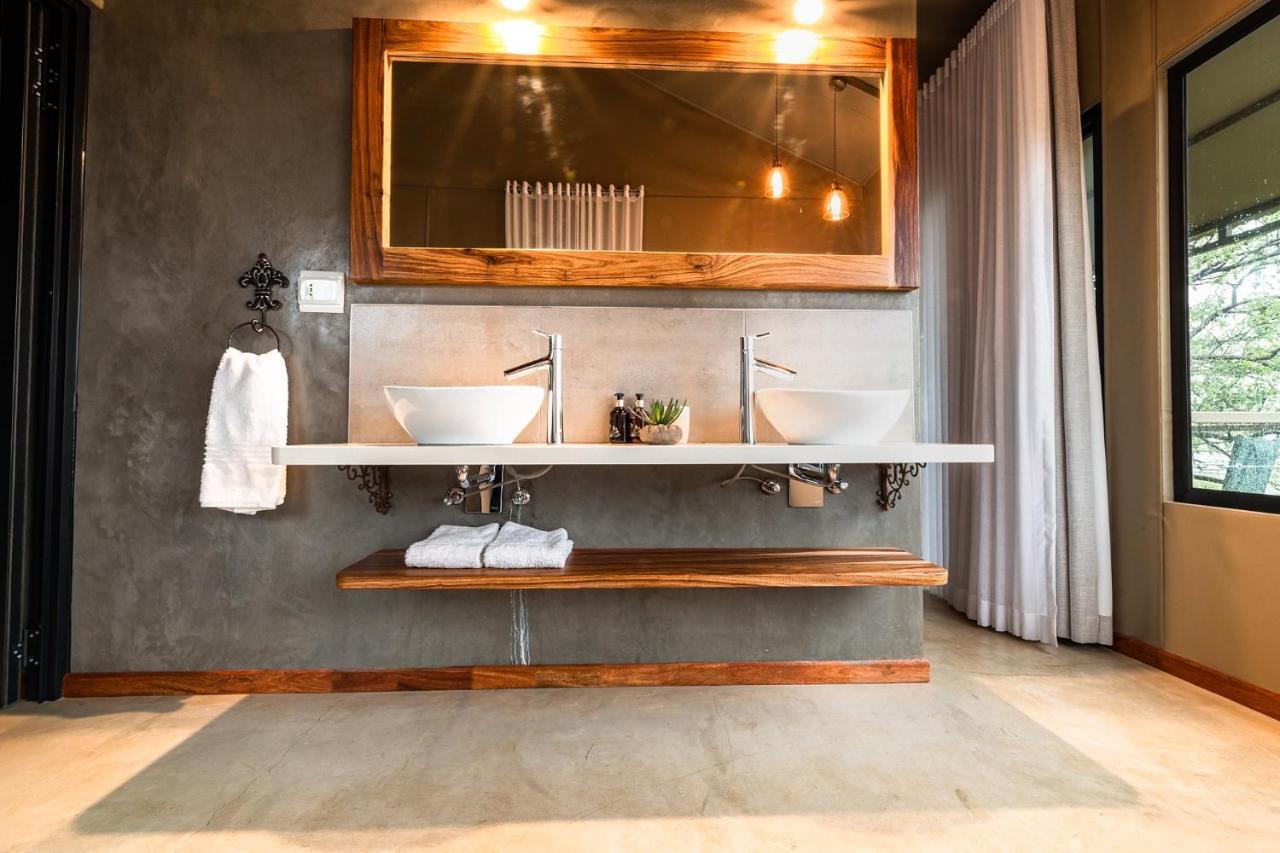 Kifaru Luxury Lodge オウチョ エクステリア 写真