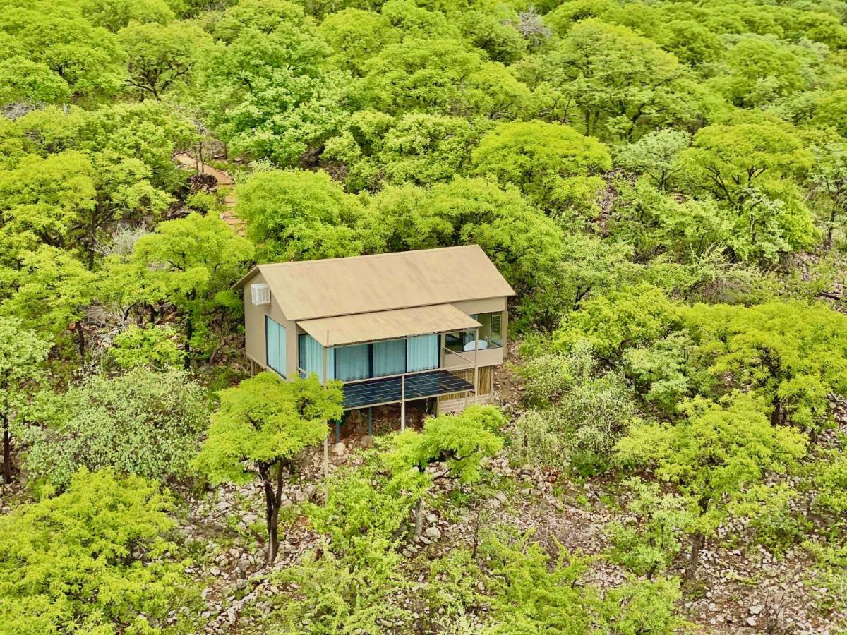 Kifaru Luxury Lodge オウチョ エクステリア 写真