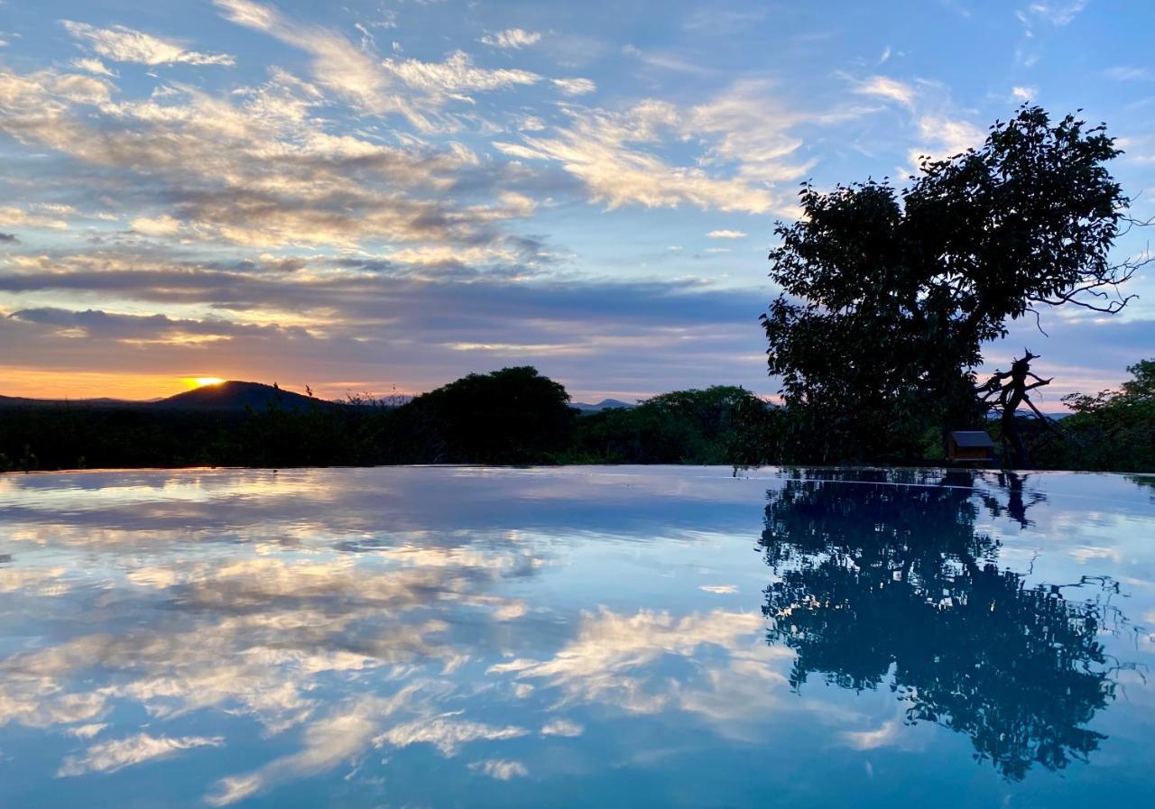 Kifaru Luxury Lodge オウチョ エクステリア 写真